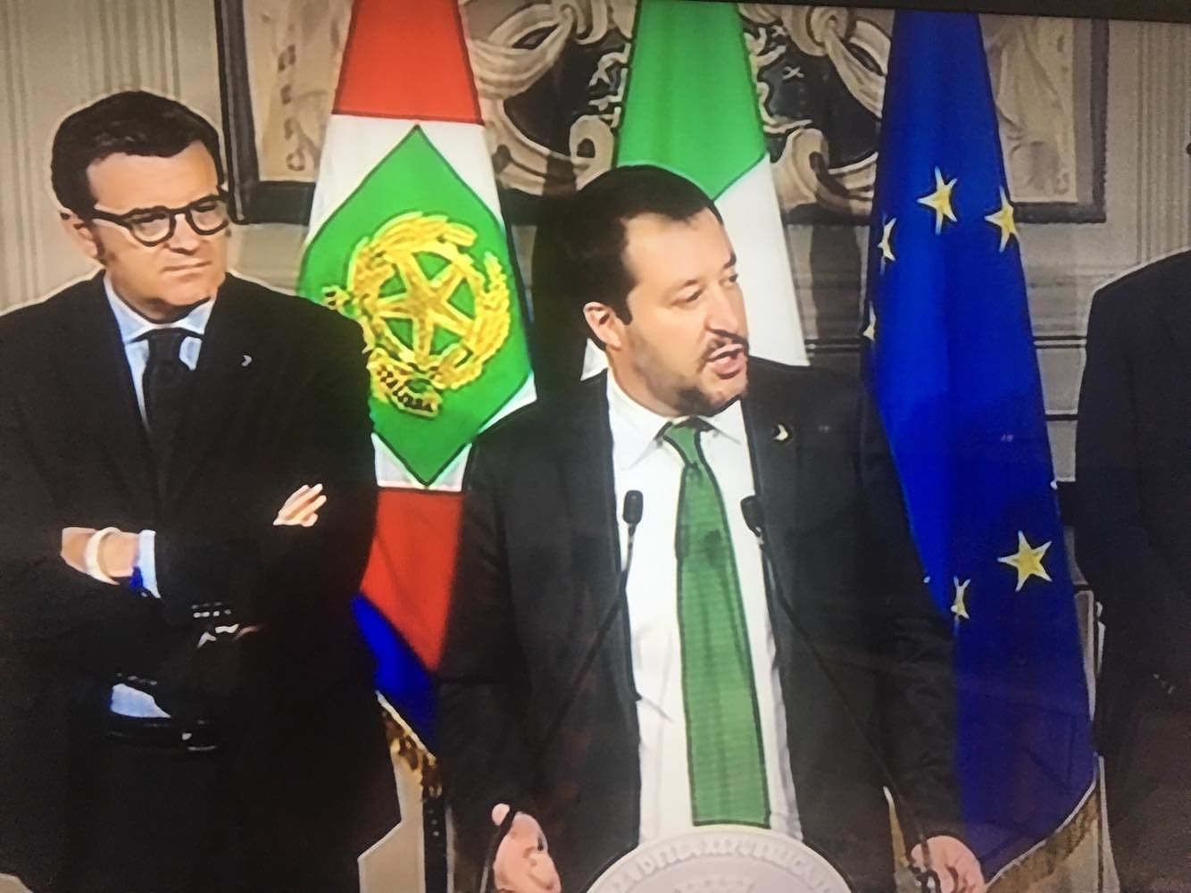 Salvini rassicura: “Prima gli italiani, rispettando le regole. L’Ue non deve preoccuparsi”