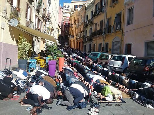 Cagliari, nuove pedonalizzazioni alla Marina: addio auto davanti alla moschea