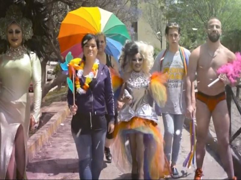 “Ministro Fontana, gay e lesbiche esistono anche a Cagliari: ci vediamo al Sardegna Pride”
