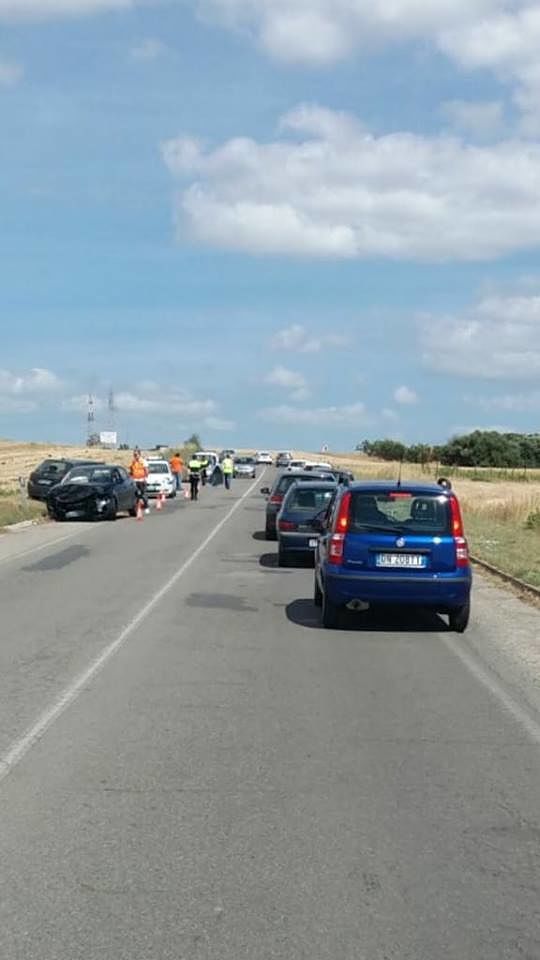 Scontro frontale tra Monserrato e Sestu, due auto coinvolte: momenti di paura sulla Sp28