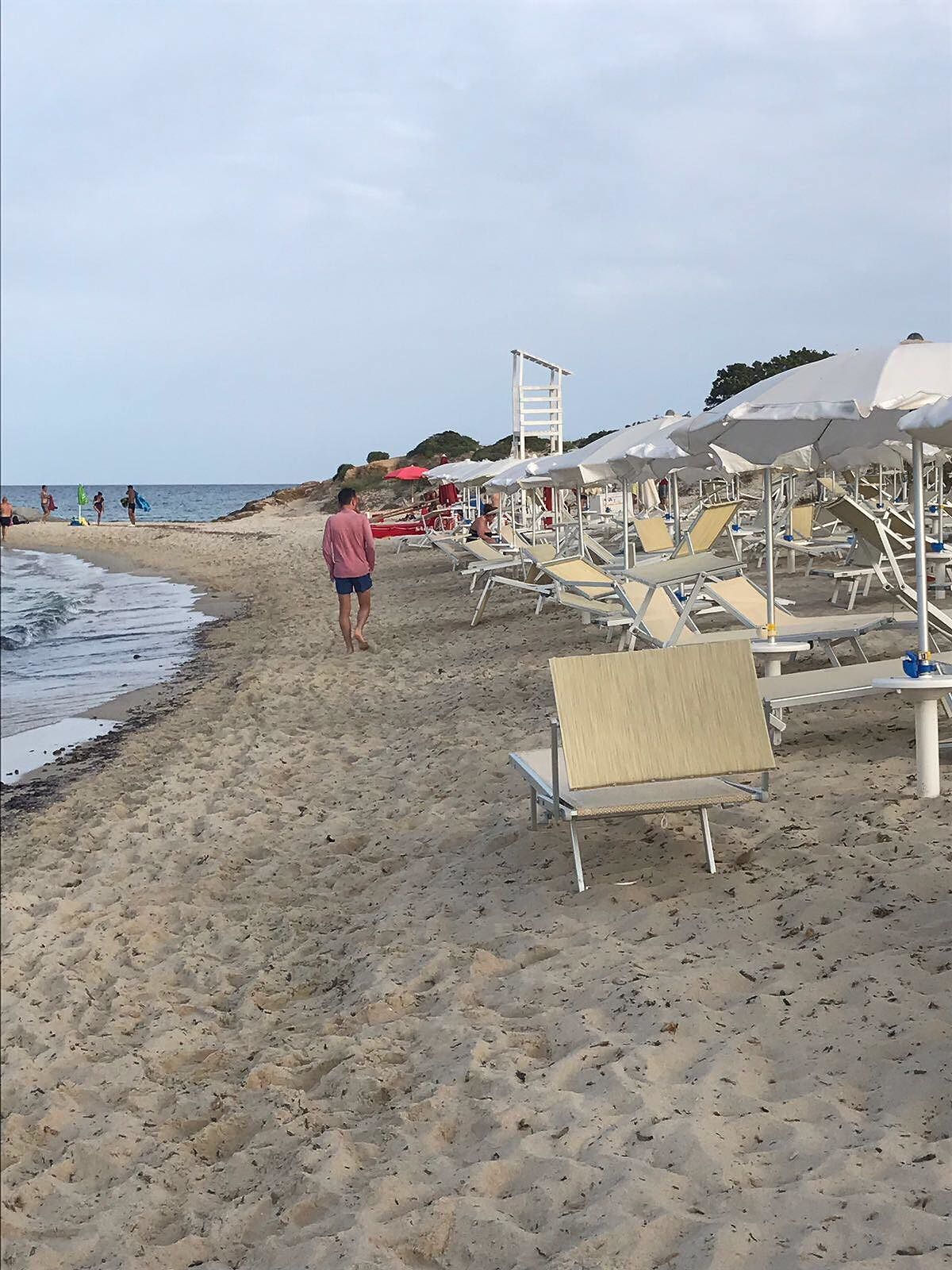 Spiagge a pagamento, la “rivolta” dei sardi: “Non lasciamole solo agli stabilimenti”