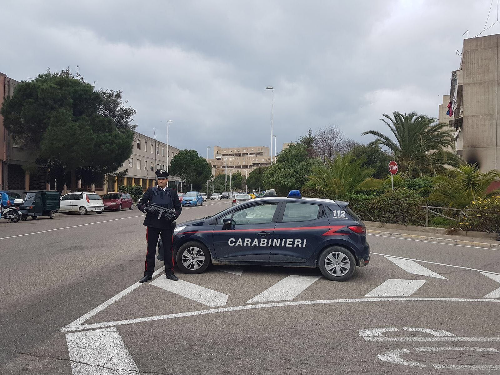 Minaccia di morte la mamma per ottenere soldi, arrestato un 39enne cagliaritano