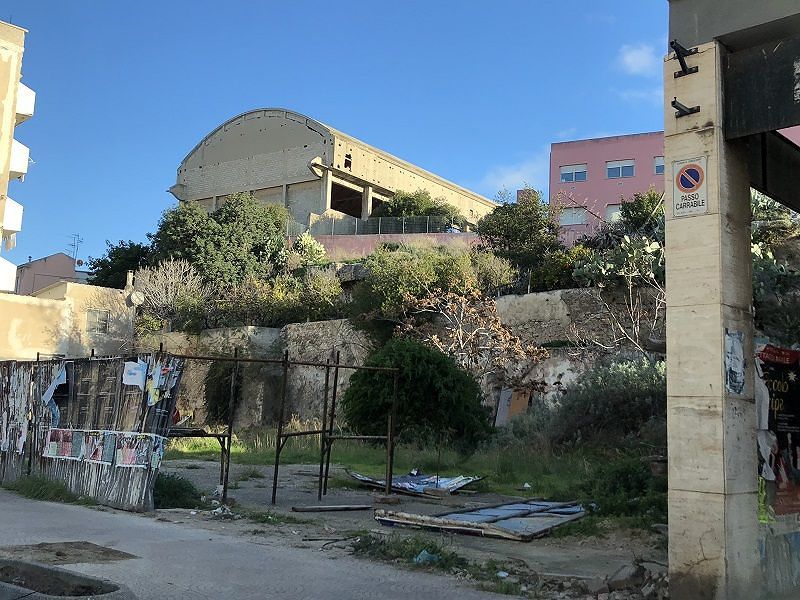 Cagliari, a Sant’Avendrace nuova piazza con tombe romane
