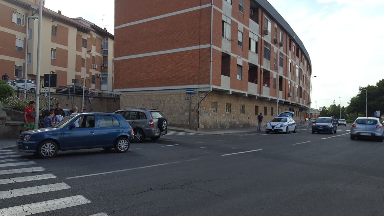Ubriaco tampona un’auto in via Flavio Gioia: patente ritirata e denuncia