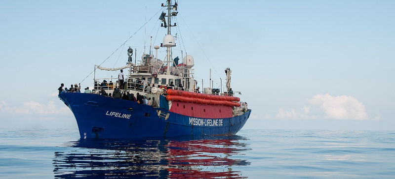 La Valletta rifiuta l’attracco dell’Ong Lifeline, Toninelli: “Ecco la disumanità di Malta”