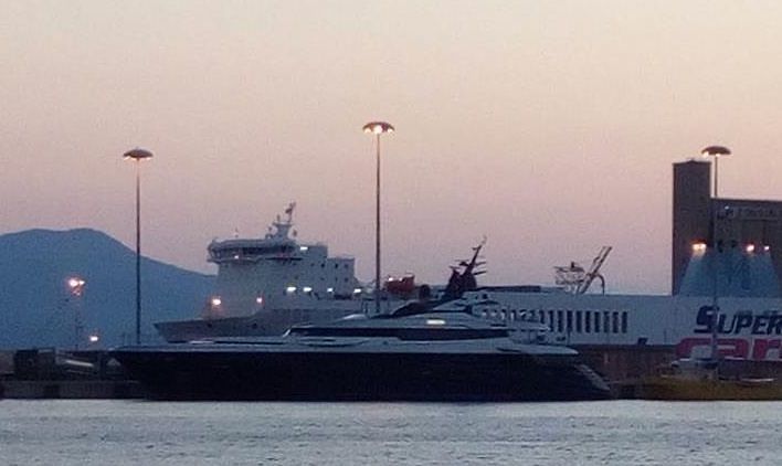 Armani, Beyoncè e tutti gli altri: gli yacht di lusso invadono il cagliaritano
