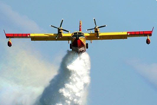 Incendio a Sarroch: arriva l’elicottero