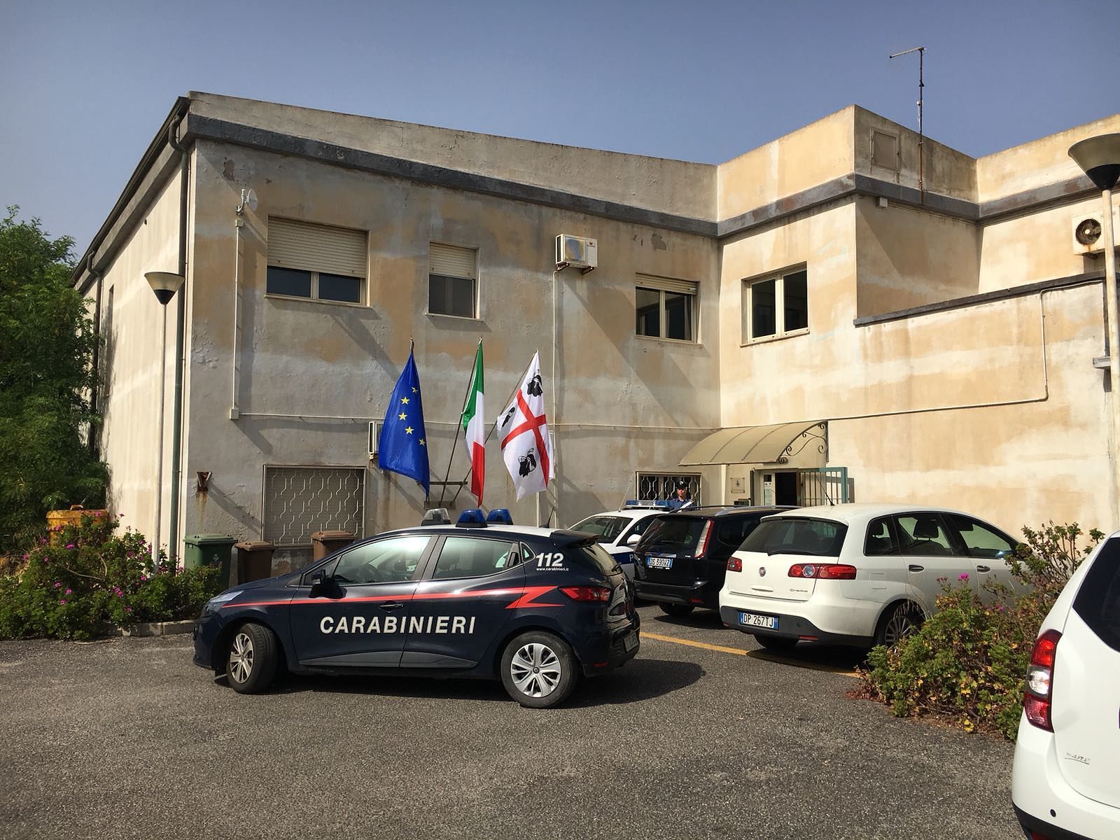 Merce estorta ai commercianti e multe strappate, arrestato il comandante della Municipale di Portoscuso