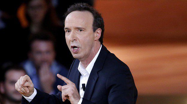 Incidente in Sardegna per Roberto Benigni, l’attore finisce all’ospedale