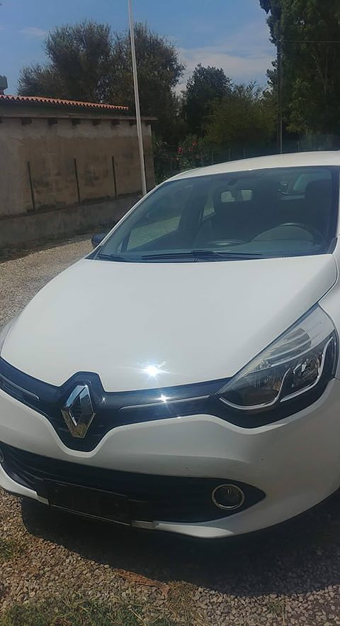 “Ho perso la targa della mia Clio tra Cagliari e hinterland, aiutatemi a ritrovarla”