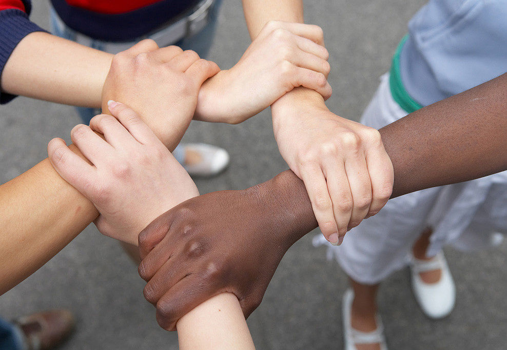“No al razzismo e all’omofobia”, 35 organizzazioni della Sardegna fanno squadra