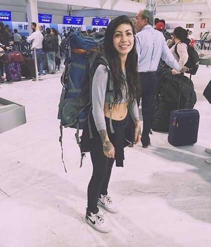 Gira il mondo da sola, cantante stuprata e uccisa a 25 anni