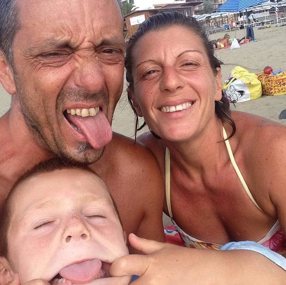 Genova, una famiglia “cancellata” dal crollo del ponte: stavano andando in vacanza in Sardegna