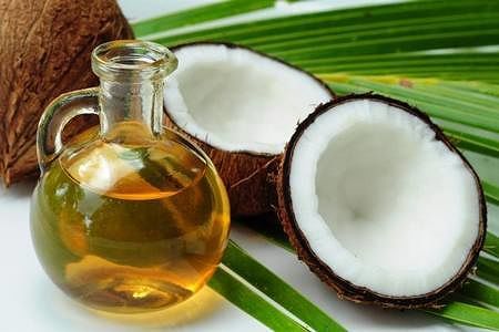 “Evitate l’olio di cocco”: l’allarme in un video dell’Università di Harvard