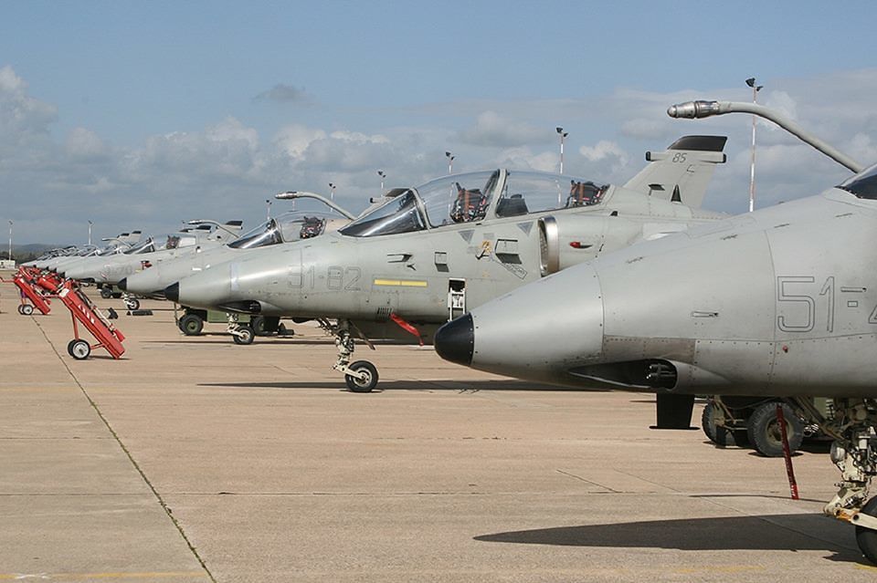 La scuola di volo internazionale per i piloti della Difesa? “In Sardegna, a Decimomannu”