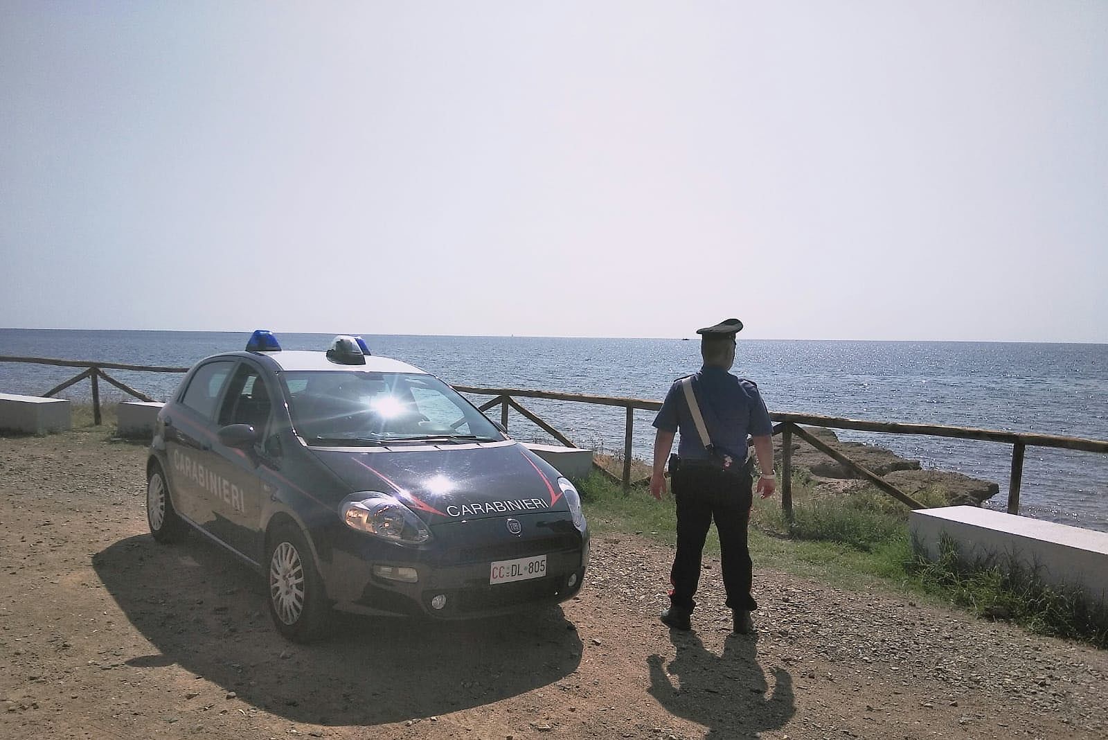 Malore fatale in spiaggia, turista di 65 anni muore a Chia