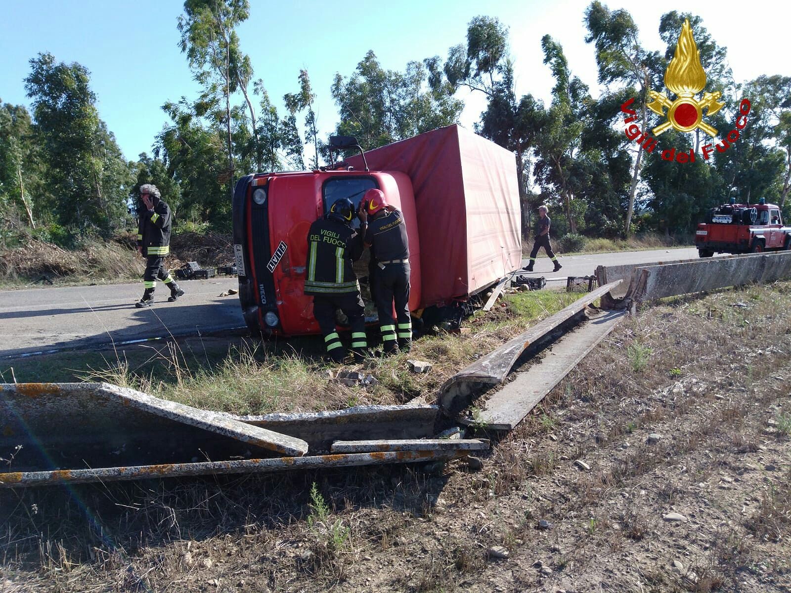 Camion contro trattore sulla SP 60, l’intervento dei vigili del fuoco