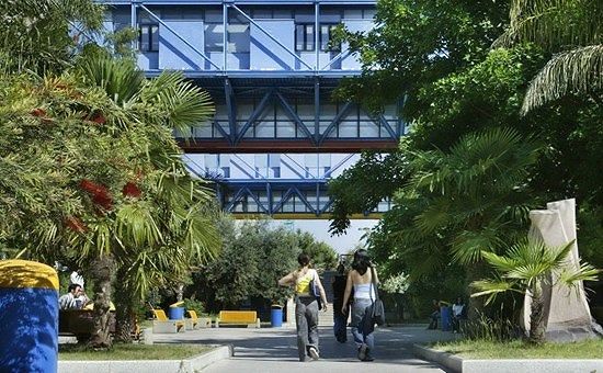 Cagliari, al via i test di accesso per i corsi di laurea in Medicina e Chirurgia