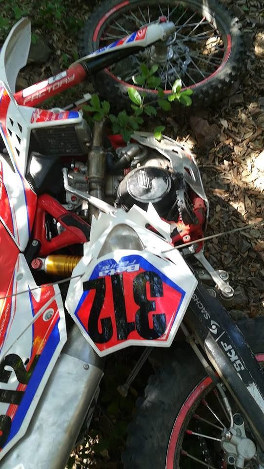 Sinnai, “cavo ghigliottina” sul sentiero di montagna: ferito un motociclista