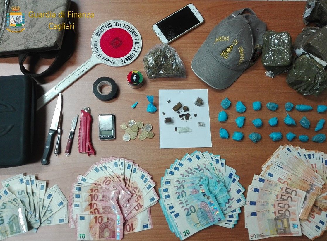 Droga a La Maddalena Spiaggia, la Finanza ha arrestato un giovane di Capoterra