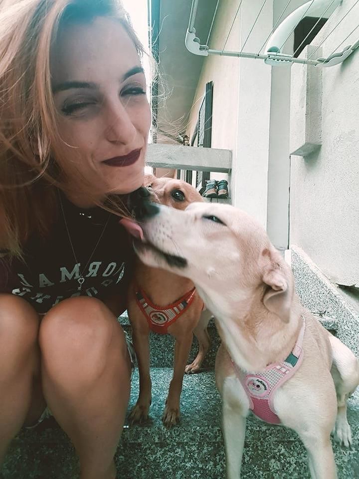 Il grande cuore dei sardi per Sara di Assemini: “Tante offerte di lavoro, ho ancora la casa”