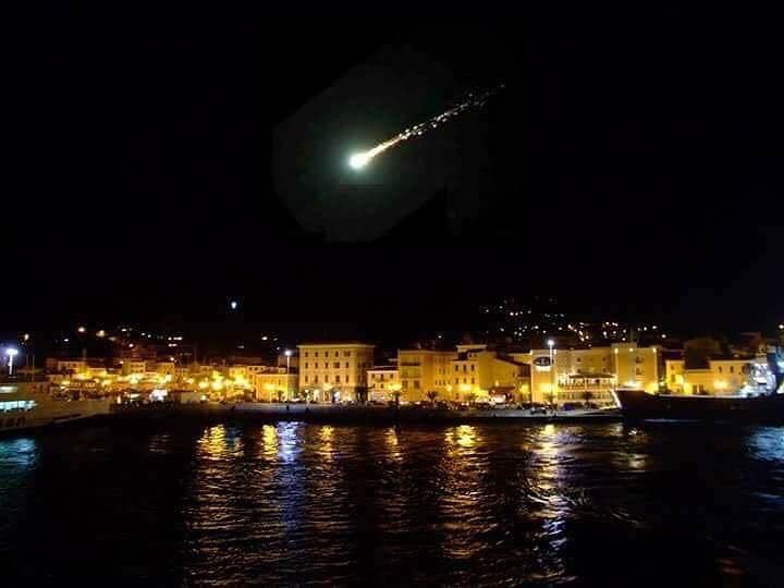 Quel meteorite sul cielo della Sardegna: “Una bellissima immagine della forza della natura”