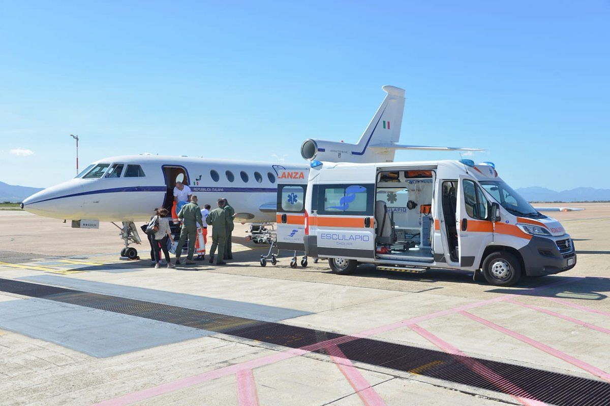 Cagliari, neonato in pericolo di vita trasportato con un volo militare a Verona