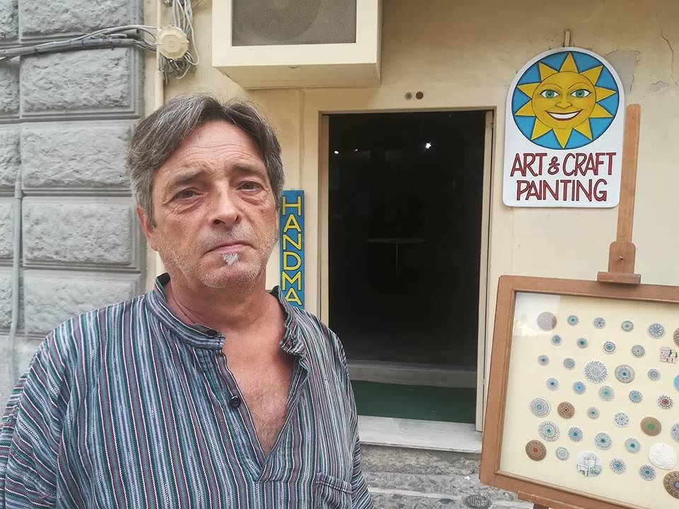 “Zedda, te ne stai fregando di Castello: siamo invasi da immondezza e transenne”