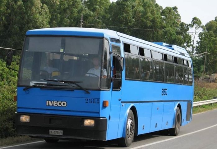Dolianova-Cagliari, il viaggio con l’Arst è da paura: “Minorenni fatti scendere pericolosamente a bordo strada”