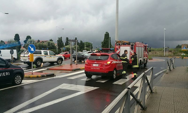 Capoterra isolata, la Residenza del sole invasa dall’acqua: Vigili del fuoco e carabinieri in azione