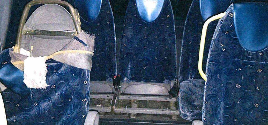 Vandali devastano autobus dell’Arst: l’appello del sindaco di Calasetta: “Chi sa, parli”