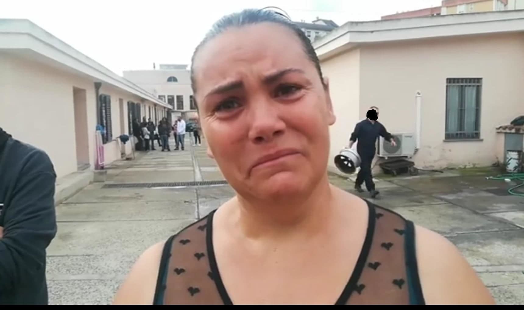 Roberta di Cagliari, mamma in lacrime: “Zedda, aiutami: sto finendo in strada con la mia famiglia”