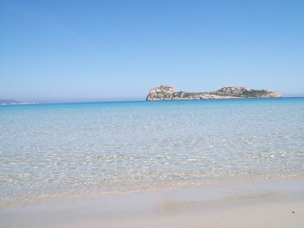 No di Pigliaru ai militari: “Nessun retrofront, Portu Tramatzu resta una spiaggia aperta a tutti”