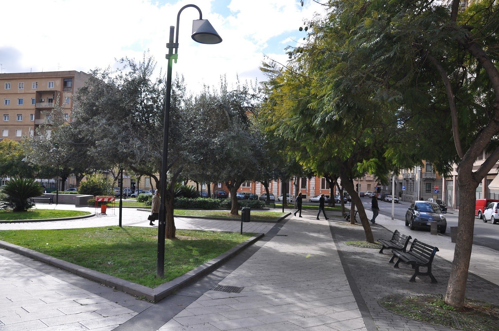 Cagliari, in arrivo nuove pedonalizzazioni: addio alle auto in piazza San Cosimo e piazza Carmine