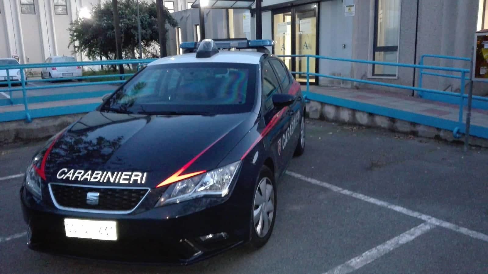 Cagliari, ubriaco entra da Abbanoa e devasta gli uffici