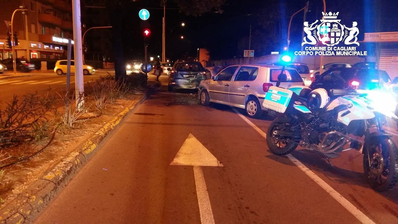 Cagliari, violento tamponamento in viale Poetto: un ferito