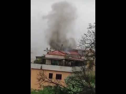 Cagliari, attico in fiamme al sesto piano di un palazzo in viale Merello: cinque squadre dei vigili del fuoco sul posto