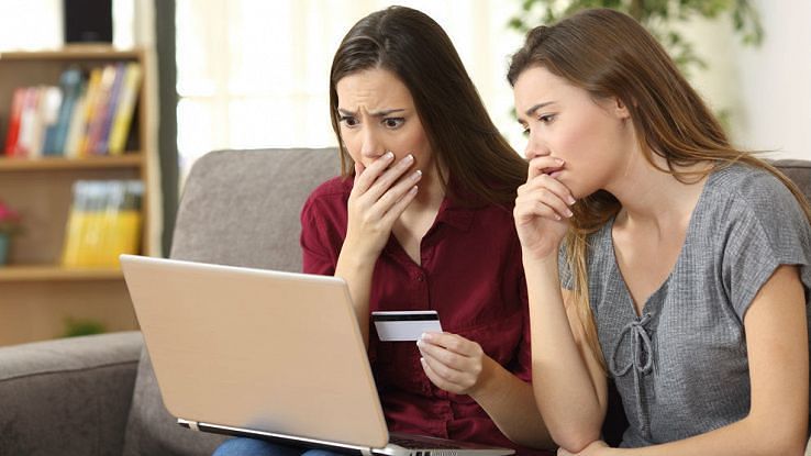Cagliaritana truffata sul web: “Carta prosciugata. Addio a tutti i miei risparmi”