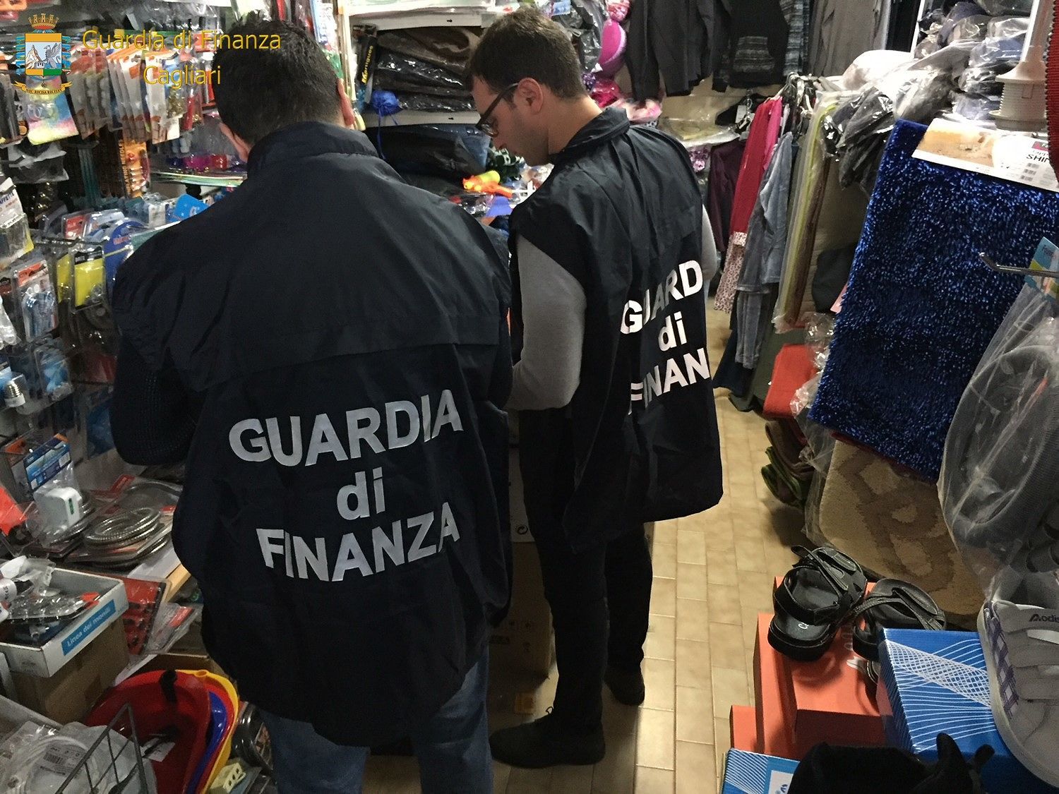Rasoi, lampade, piastre per capelli: stop al market dei prodotti irregolari a Cagliari
