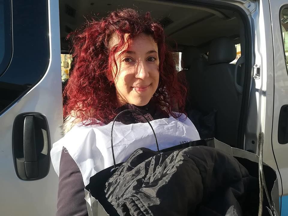 Raffaela di Serrenti, volontaria dal cuore d’oro: “Da tre anni aiuto così i troppi senzatetto di Cagliari”