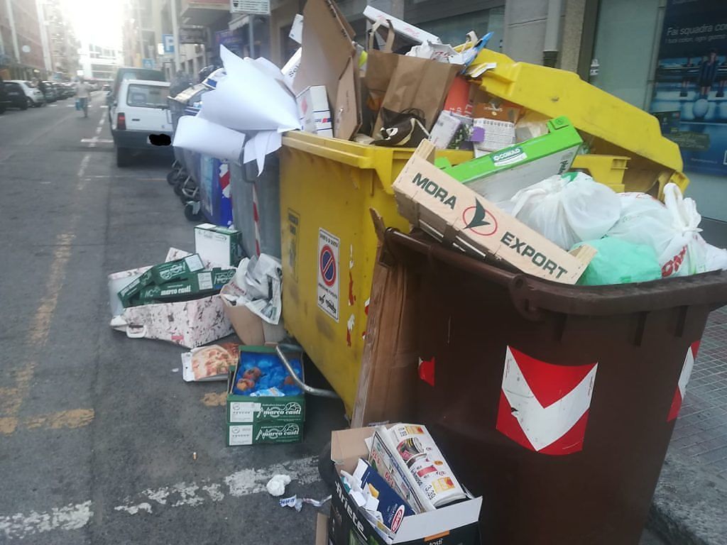 Cagliari, addio cassonetti: a San Benedetto l’immondezza sarà ritirata nel cuore della notte