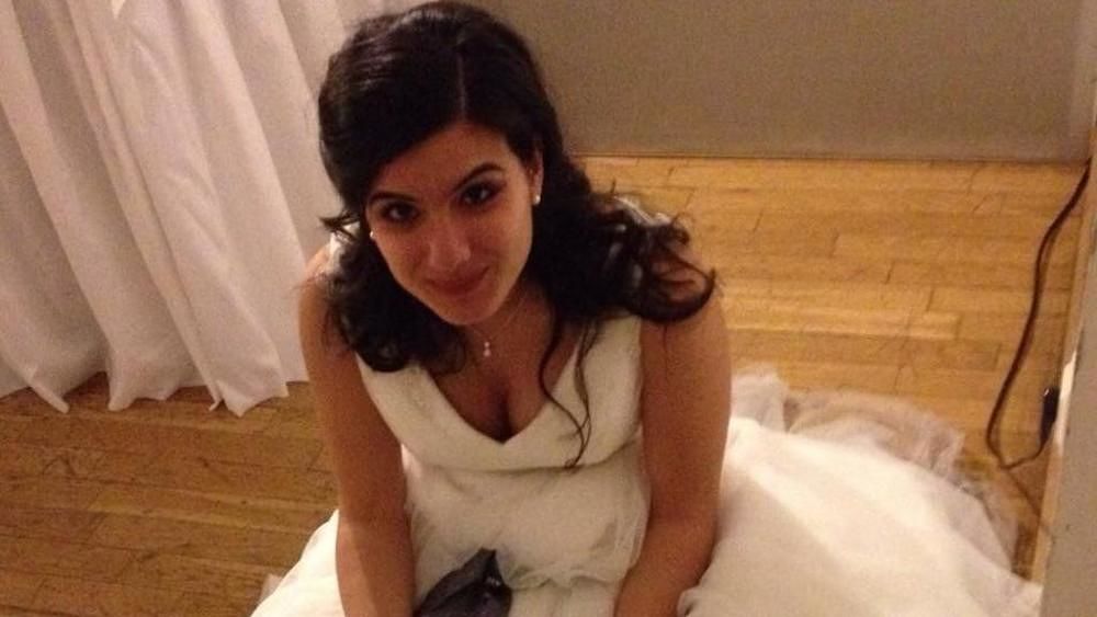 Ales ricorda con fiori e preghiere Jennifer Scintu, la 29enne morta negli attentati di Bruxelles