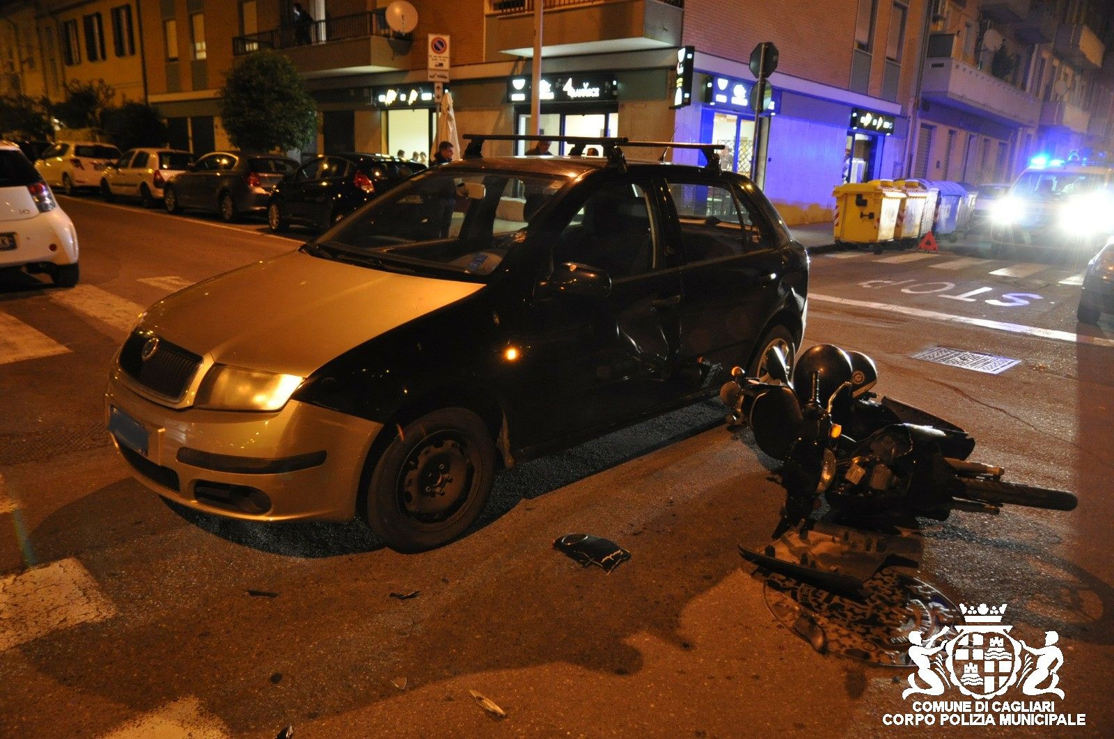 Cagliari, brutto incidente allo stop tra via Donizetti e via Verdi: centauro all’ospedale