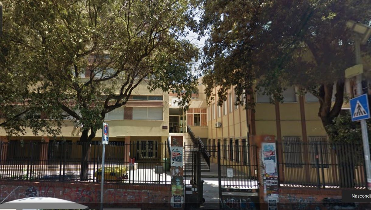 Cagliari, 15enne palpeggiata all’uscita di scuola: arrestato uno straniero
