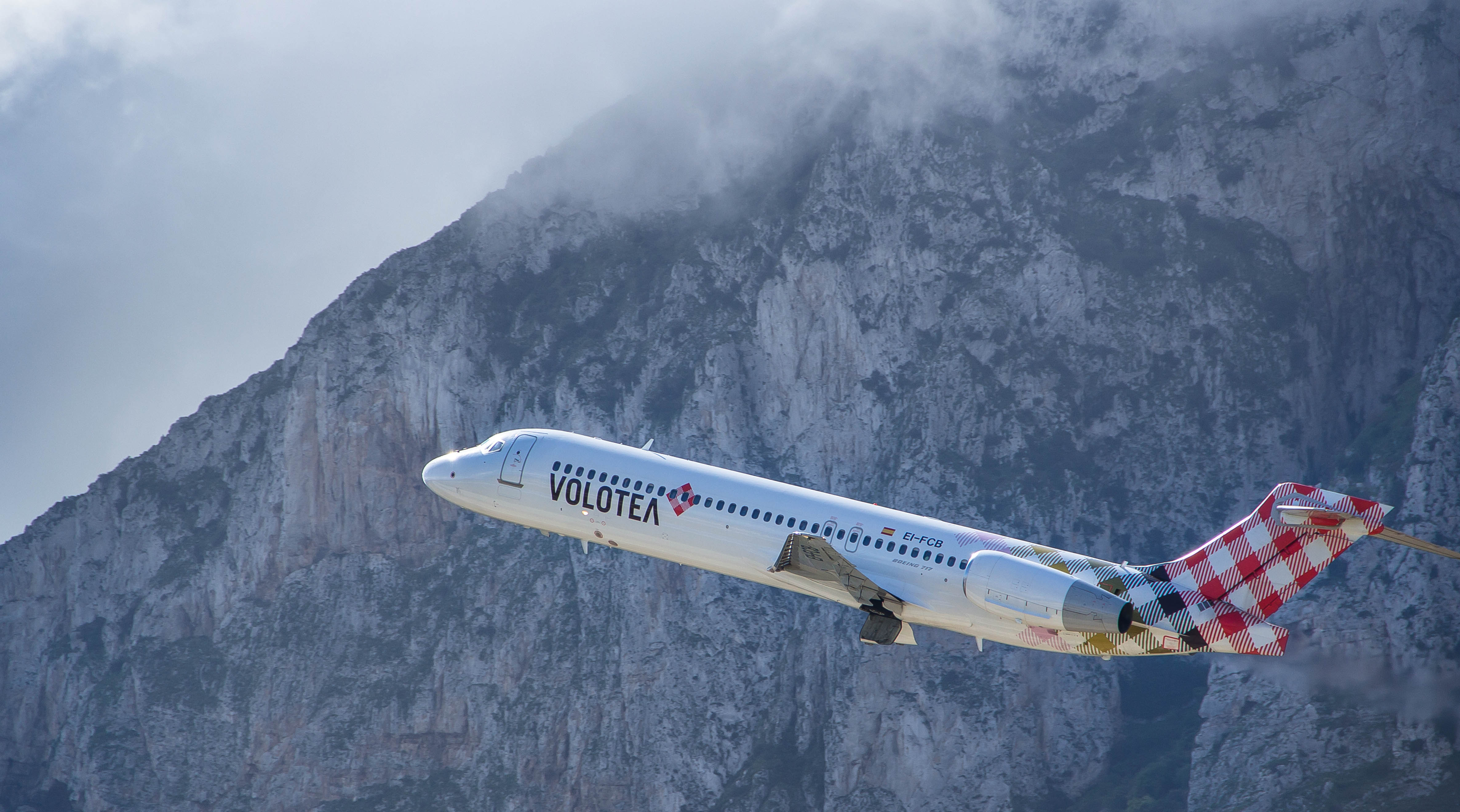 Trasporti, Volotea inaugura le nuove rotte da Cagliari per Strasburgo e Pescara