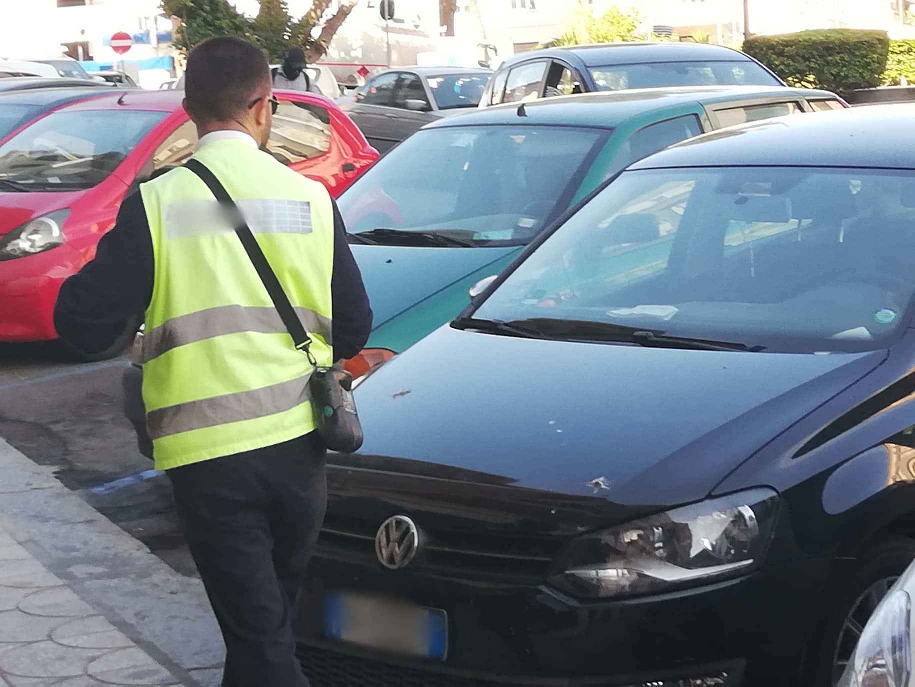 Scompaiono dai parabrezza delle auto, la stangata delle multe “fantasma” a Cagliari