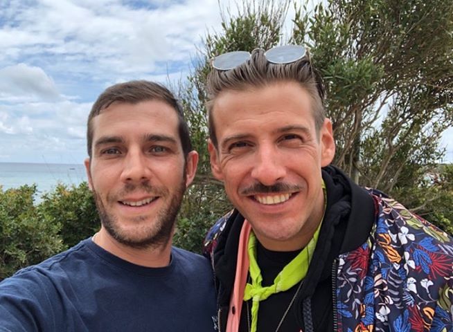 Francesco Gabbani in Sardegna: a Putzu Idu gira il video del prossimo tormentone estivo