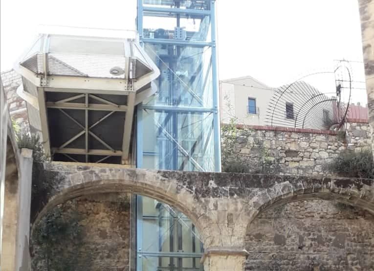 Cagliari, i tre nuovi ascensori di Castello pronti a ripartire: “Dentro c’è anche l’aria condizionata”