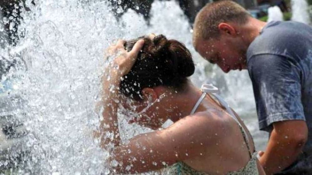 Maxi ondata rovente di caldo africano a Cagliari, sole cocente e 37 gradi