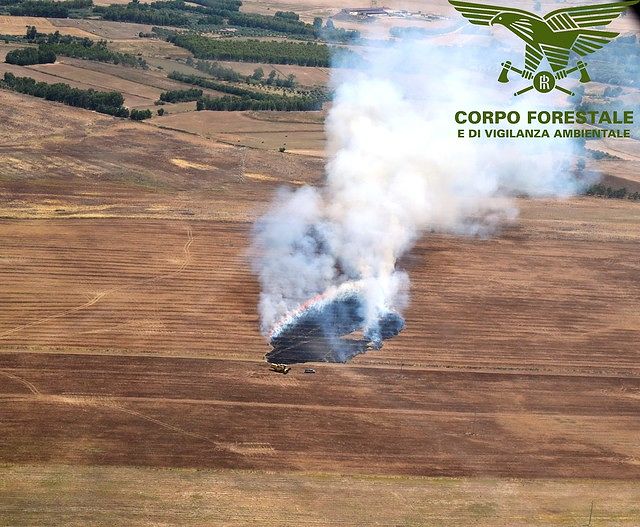 Anche oggi la Sardegna ferita da tre incendi